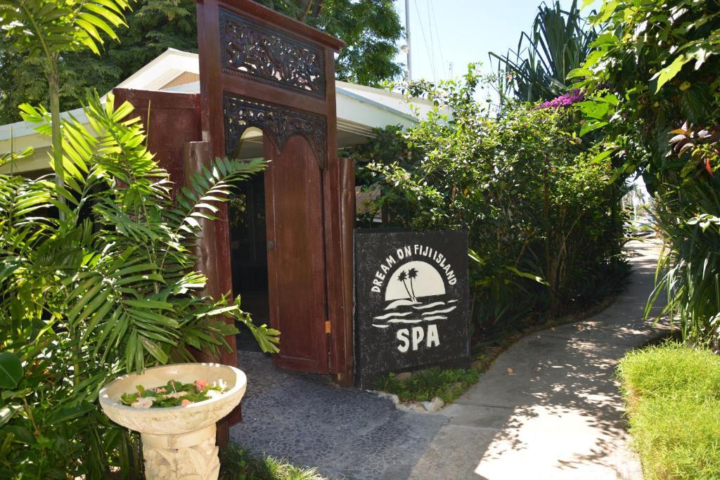 First Landing Beach Resort&Villas Lautoka Exterior foto